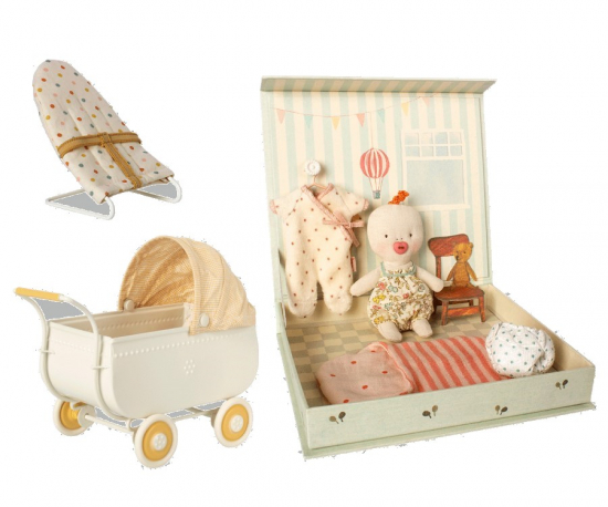 Maileg Ginger Baby set inkl. dockvagn & babysitter