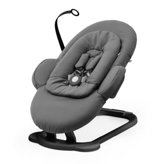 Stokke Steps Bouncer Babysitter Herringbone Gr-Svart