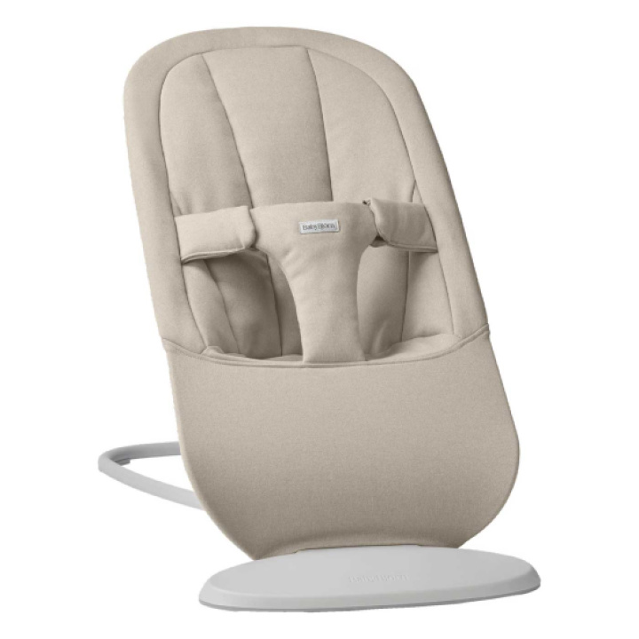 BabyBjörn Babysitter Begin Mjukborstad väv Sandgrå i gruppen Presenttips / Babyshower hos Köpbarnvagn (BABJ002003)