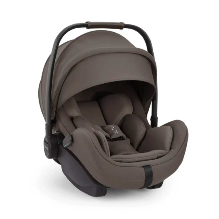 Nuna Arra Flex Babyskydd Chestnut i gruppen Bilbarnstolar / Stol för varje steg / Babyskydd hos Köpbarnvagn (NUNACS20210CHEGL)