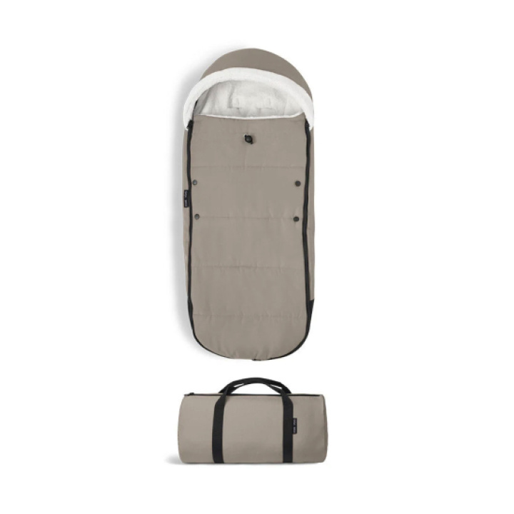 Stokke YOYO Åkpåse Taupe i gruppen Barnvagnar / Tillbehör / Åkpåsar hos Köpbarnvagn (STOK646604)